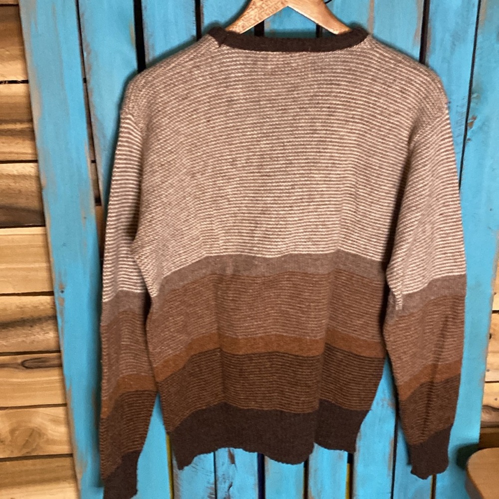 Vintage Career Club v neck sweater size Large tan and brown shades made in USA - Picture 5 of 5